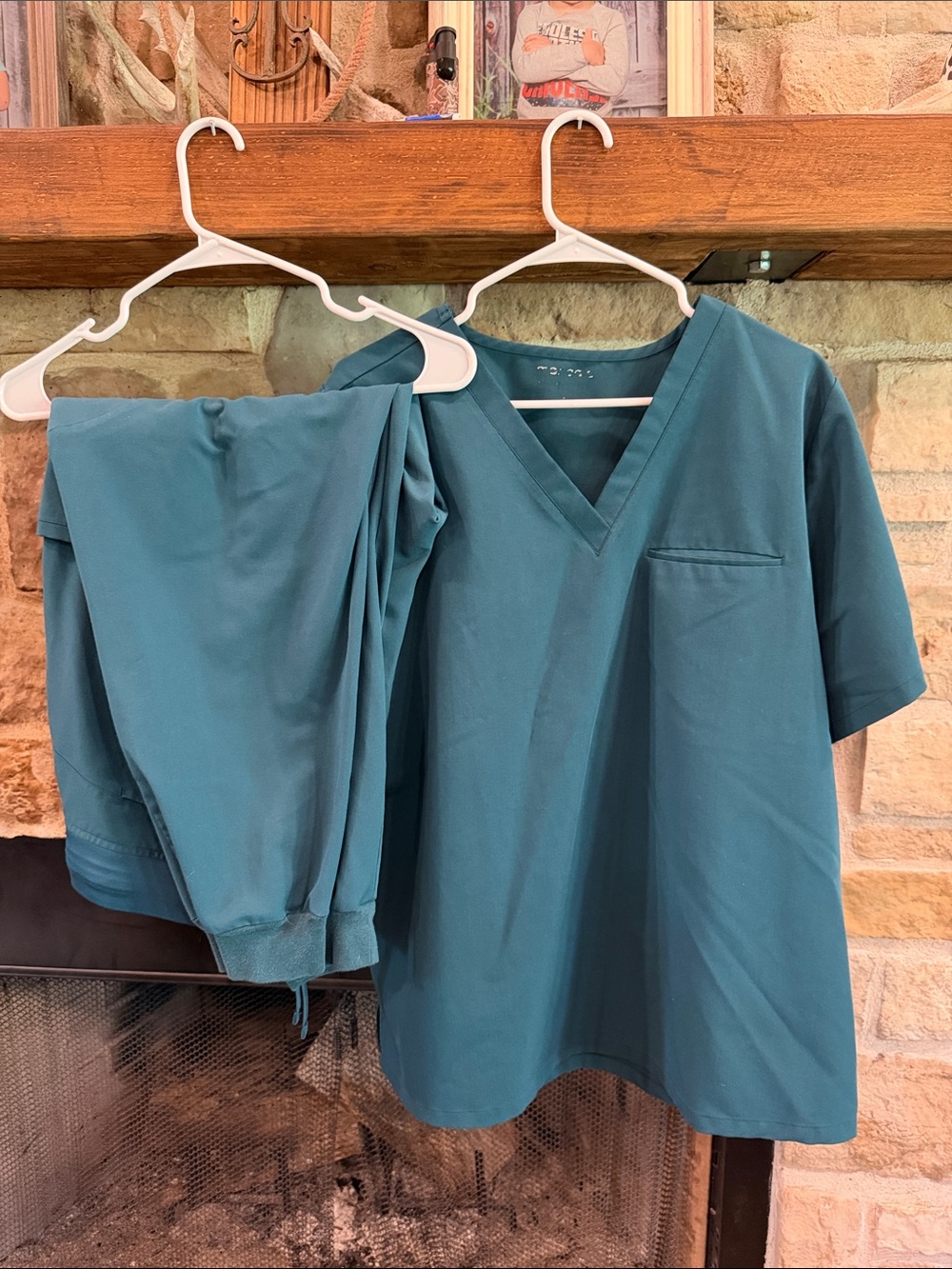 Women’s Teal V-Neck Scrub Top and Jogger Set